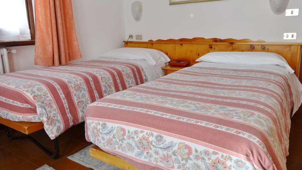 Hotel Piccolo Mondo บอร์มิโอ ภายนอก รูปภาพ