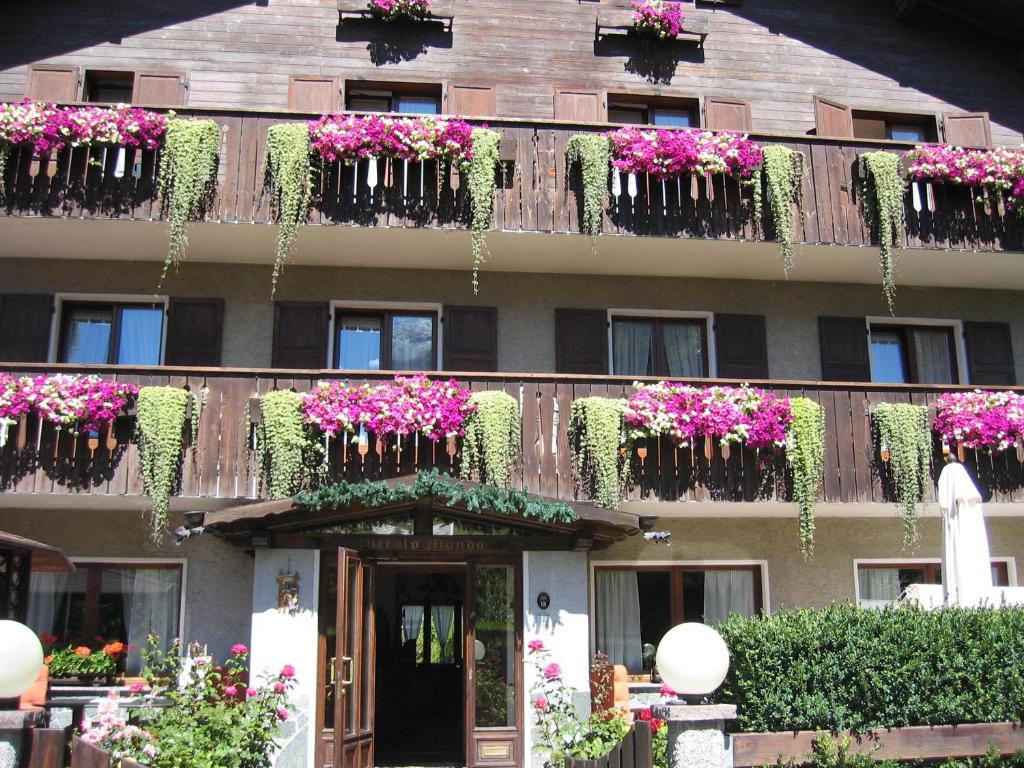 Hotel Piccolo Mondo บอร์มิโอ ภายนอก รูปภาพ