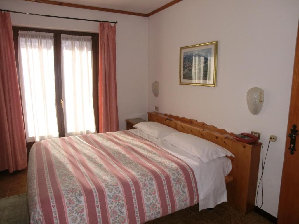 Hotel Piccolo Mondo บอร์มิโอ ห้อง รูปภาพ