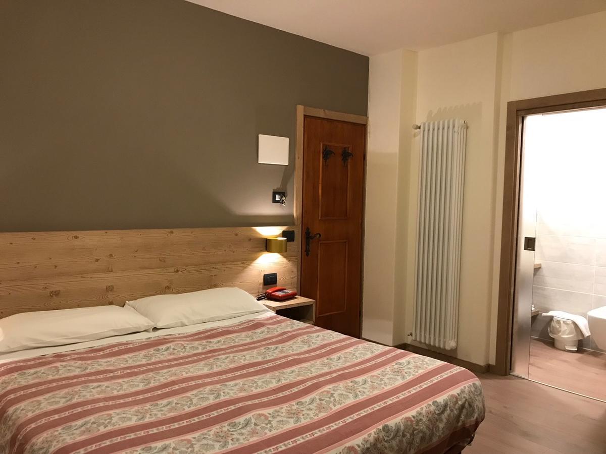 Hotel Piccolo Mondo บอร์มิโอ ภายนอก รูปภาพ